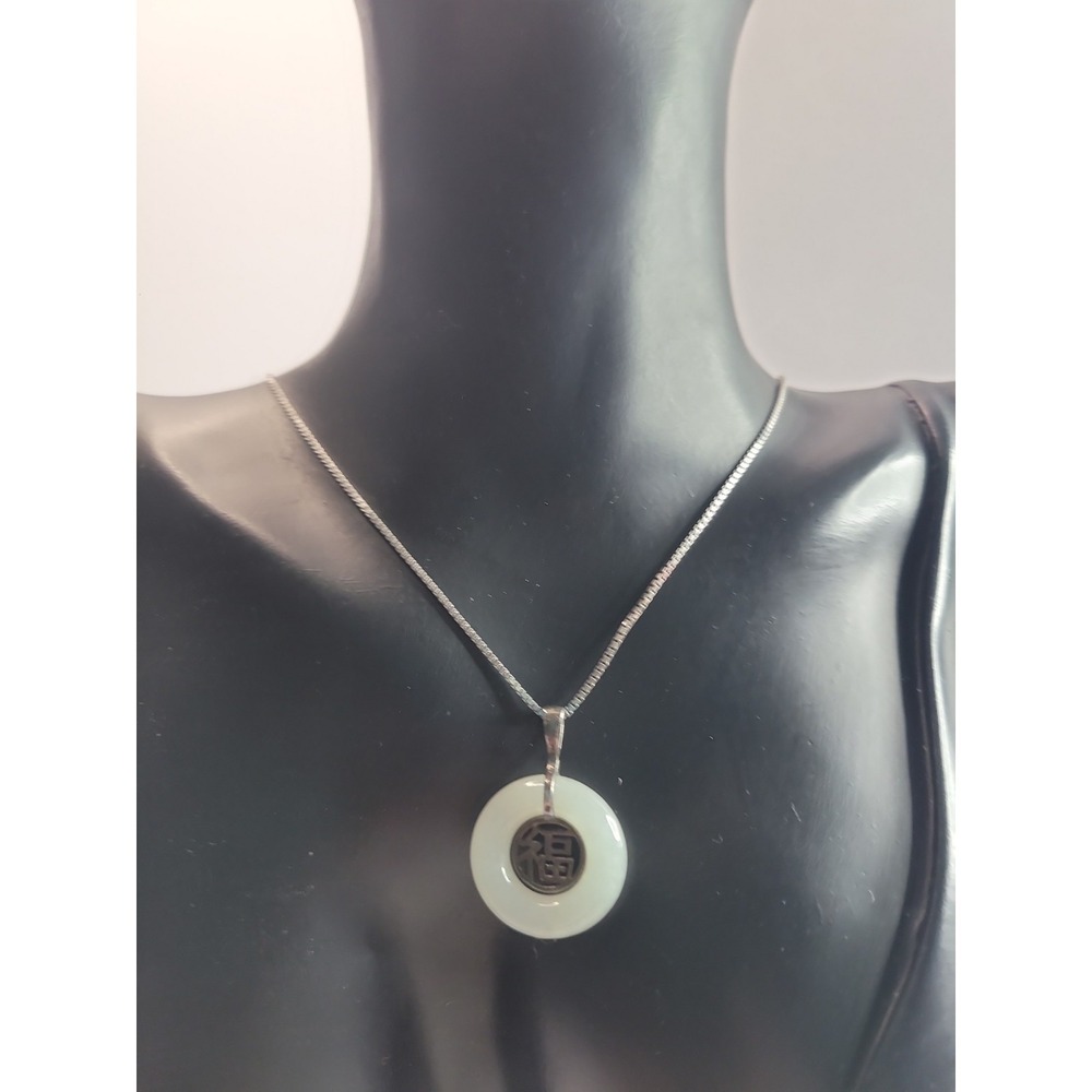 Green White Style Donut Pendant Necklace Chinese Good Fortune Symbol Silver Tone